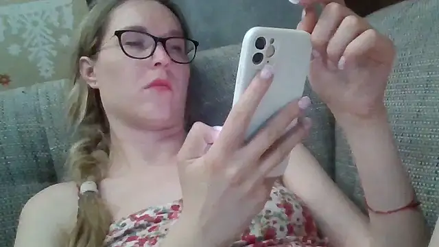 Jugira's Live XXX Chat