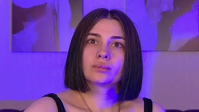AdrianaToress' Live XXX Chat