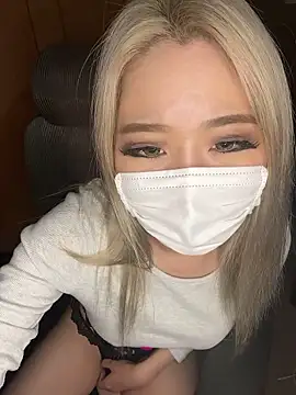 MOMOKA_33 Pertunjukan Webcam