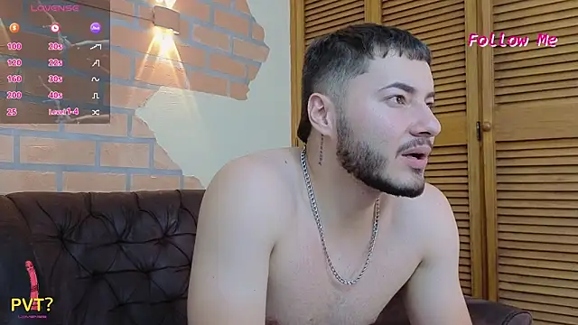 Brandon_01 Adlı Modelin Canlı XXX Sohbeti