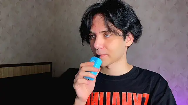 Pokazy przed kamerką – Zombde