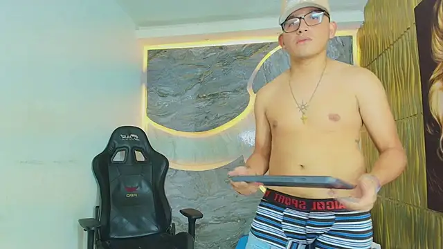 Drake_King19 Chat XXX live