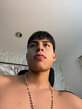 Chatroom XXX en direct de Lander_Cruz