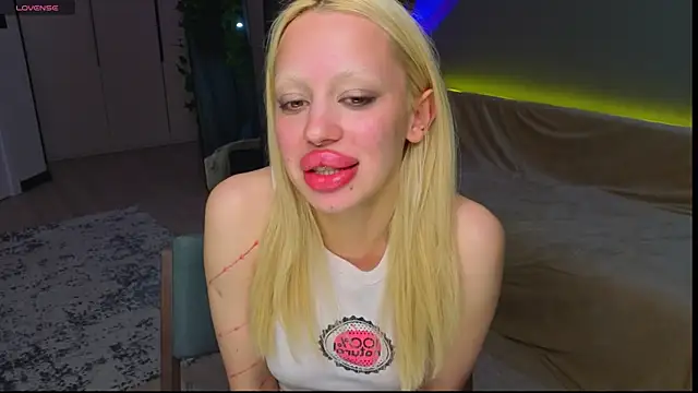 Chat +18 de Luna_Beverly ao vivo