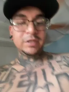 BigdickkAndTattsss: вебкам-шоу
