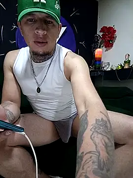 Valentino_dominusSexx's Webcam Show