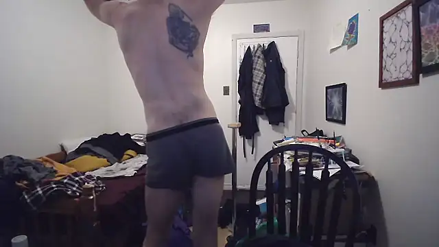 JohnnyMoves Show in webcam