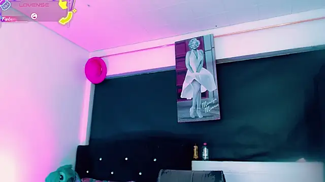 Kendall_hornyy Adlı Modelin Web Kamerası Şovu