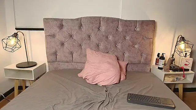 Ruby_Rouge_'s Live XXX Chat