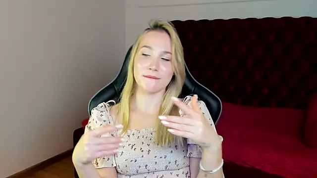 ElaraVoltagen Live XXX chat
