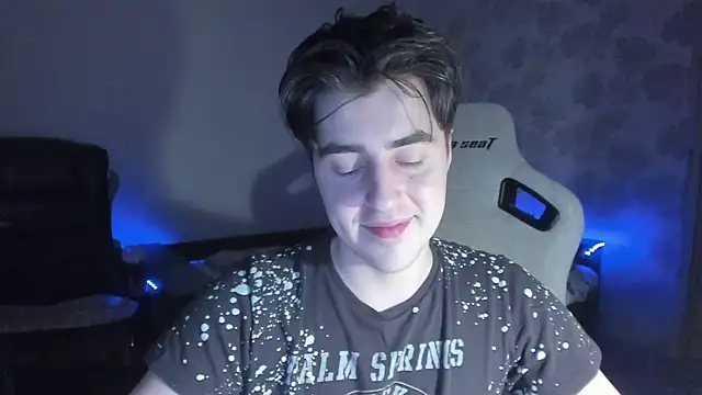 Knuckles17's Webcam Show