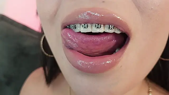Czat XXX na żywo – mia_roux1