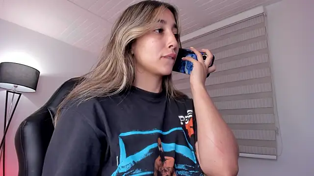 XXX chat uživo modela vico_sweety