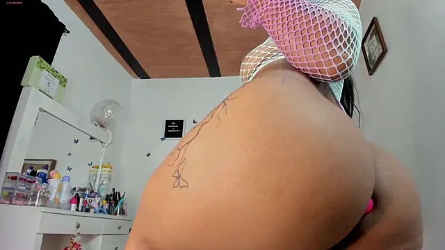 kendall-ewers' Live XXX Chat