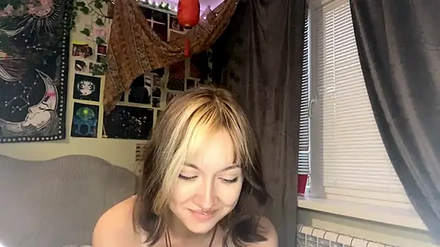 YourFavoriteAltgirl's Webcam Show