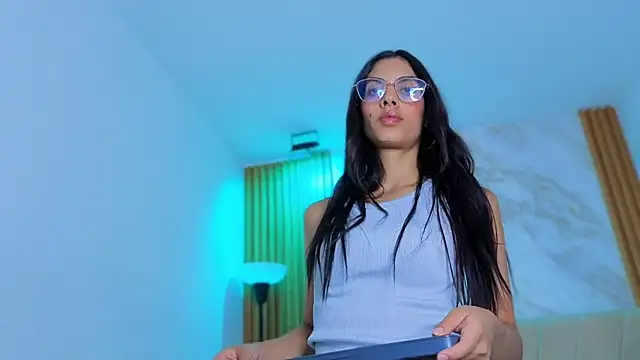 j_belle_'s Live XXX Chat