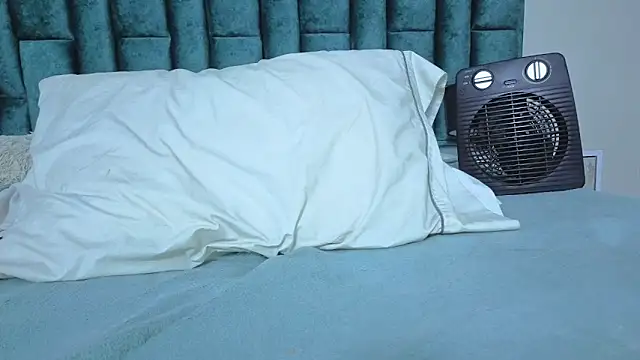 Emma_Foxi's Webcam Show