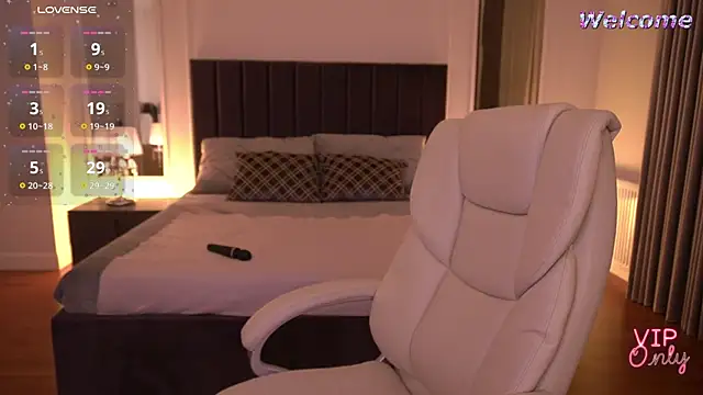 EllaGoldenn Chat XXX live