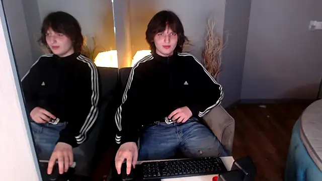 Pokazy przed kamerką – delalex