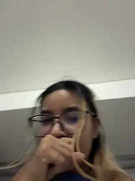 Pretty_roxxyy élő XXX-chatje