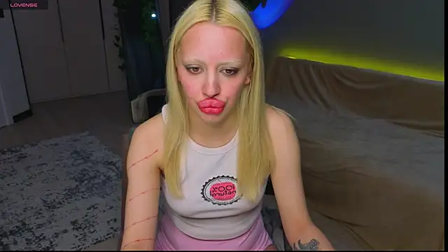 Luna_Beverly élő XXX-chatje