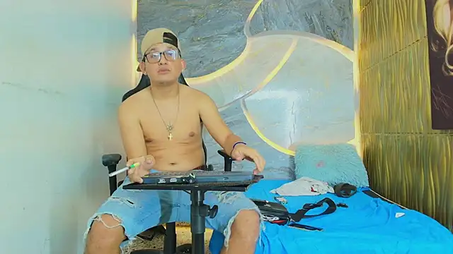 Show modela Drake_King19 na web-kameri