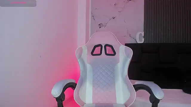 Chat +18 de Chloemuaak ao vivo