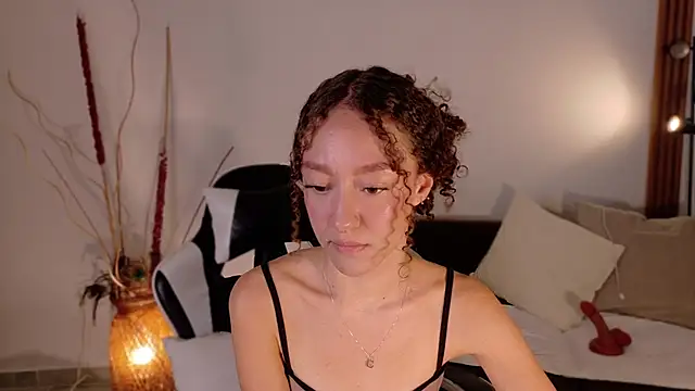 ChloeMoreti's Live XXX Chat