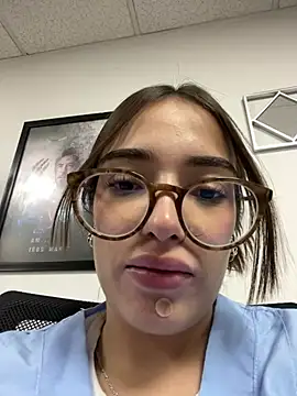 Chat +18 de Sweet_Milaa1 ao vivo