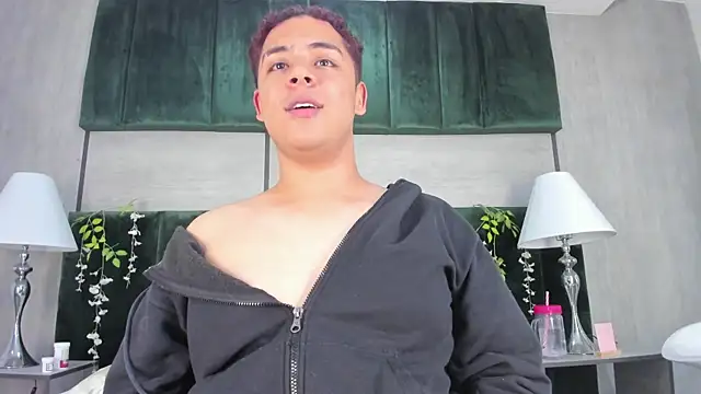 Darian_lafortezaのライブXXXチャット