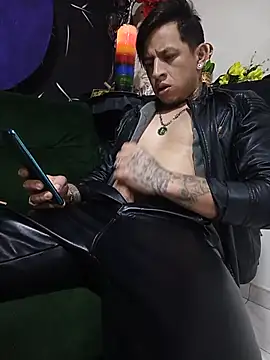 Valentino_dominusSexx webcam show