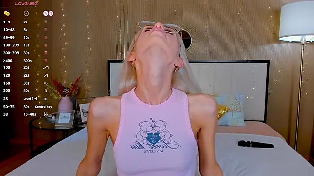bellatipn Live XXX chat