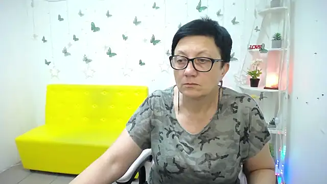 EmilyL0ve Live XXX-Chat