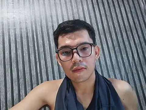 DivesOmnibus 网络视讯表演