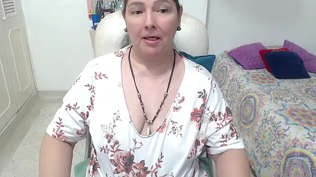 leonela_69's Live XXX Chat