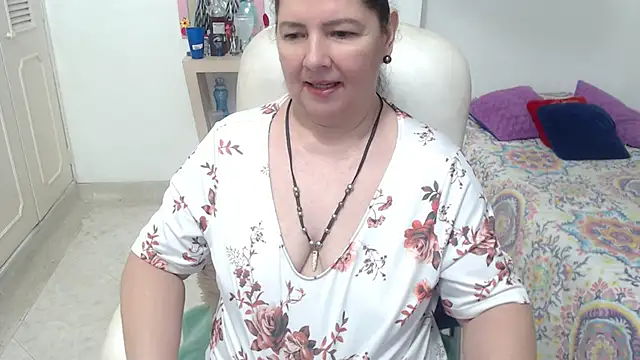 leonela_69's Live XXX Chat