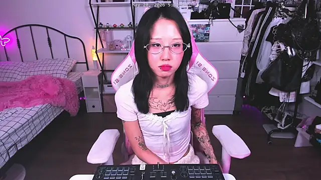 ashleywowmeow's Webcam Show