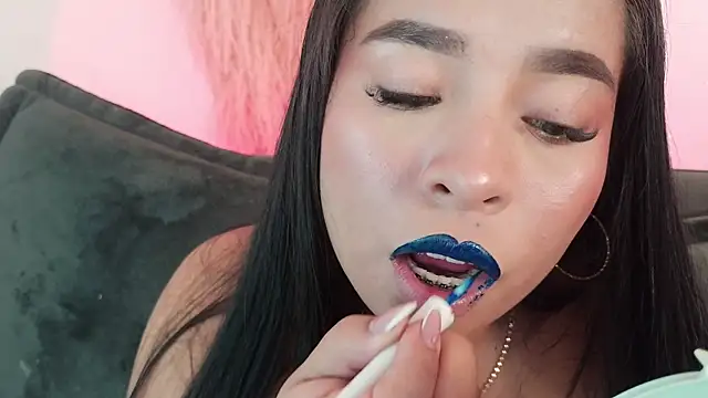 Czat XXX na żywo – mia_roux1
