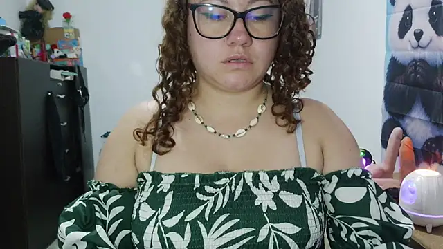 curly_greeneyed Obrolan Langsung XXX