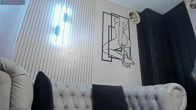 your_sissytrans' Webcam Show
