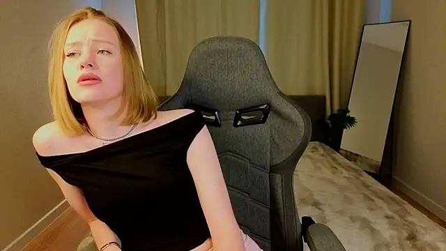 EvaHamilton Adlı Modelin Canlı XXX Sohbeti