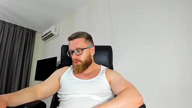 Show modela Findom_guy na web-kameri