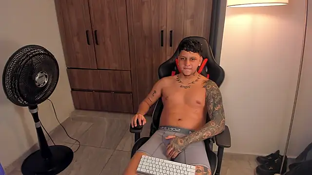 Jake_simons' Live XXX Chat