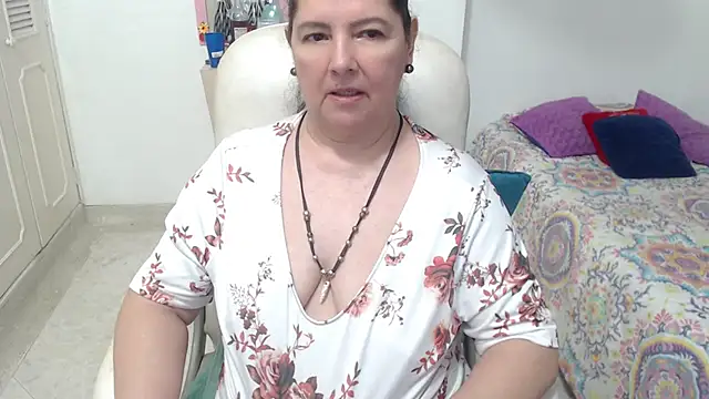 leonela_69's Live XXX Chat