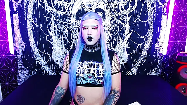 Pokazy przed kamerką – naomi_satan