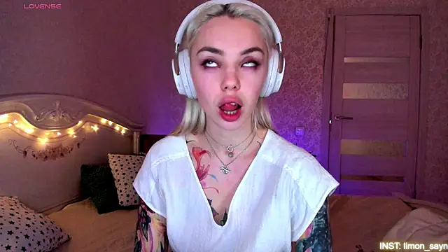 LillyMoure_ Chat XXX live