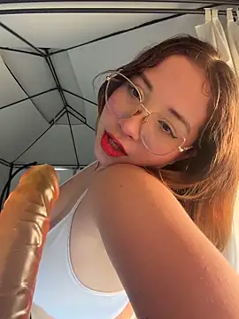 Chat +18 de AliciaWhite_nt ao vivo