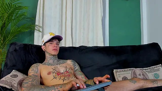Aron_ford Show in webcam