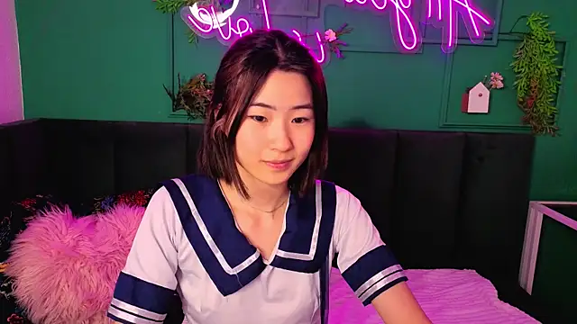 Runi_Asian's Live XXX Chat