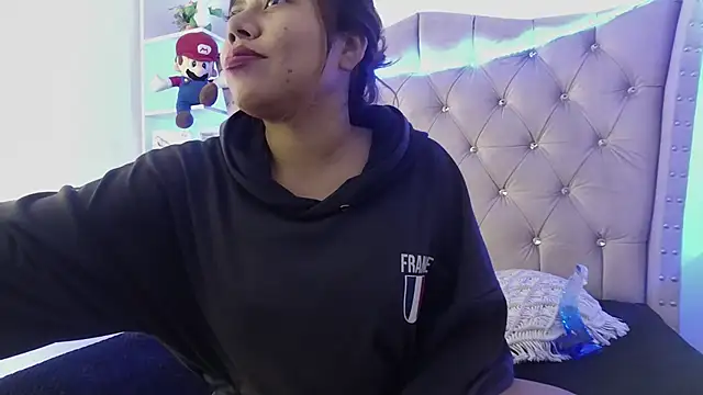 Madi_cutee élő XXX-chatje